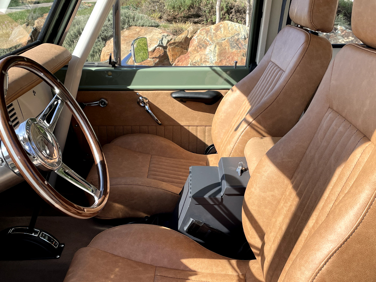 Ford-Bronco-1973-Convertible-23