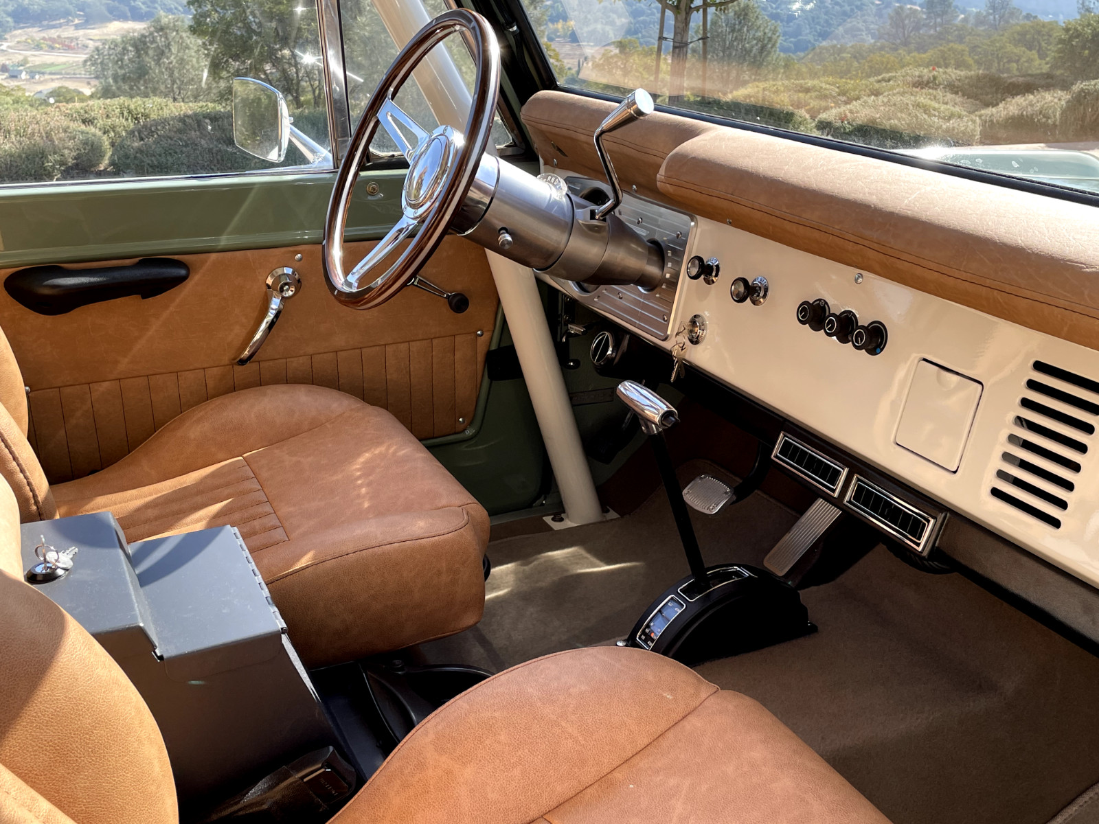 Ford-Bronco-1973-Convertible-27