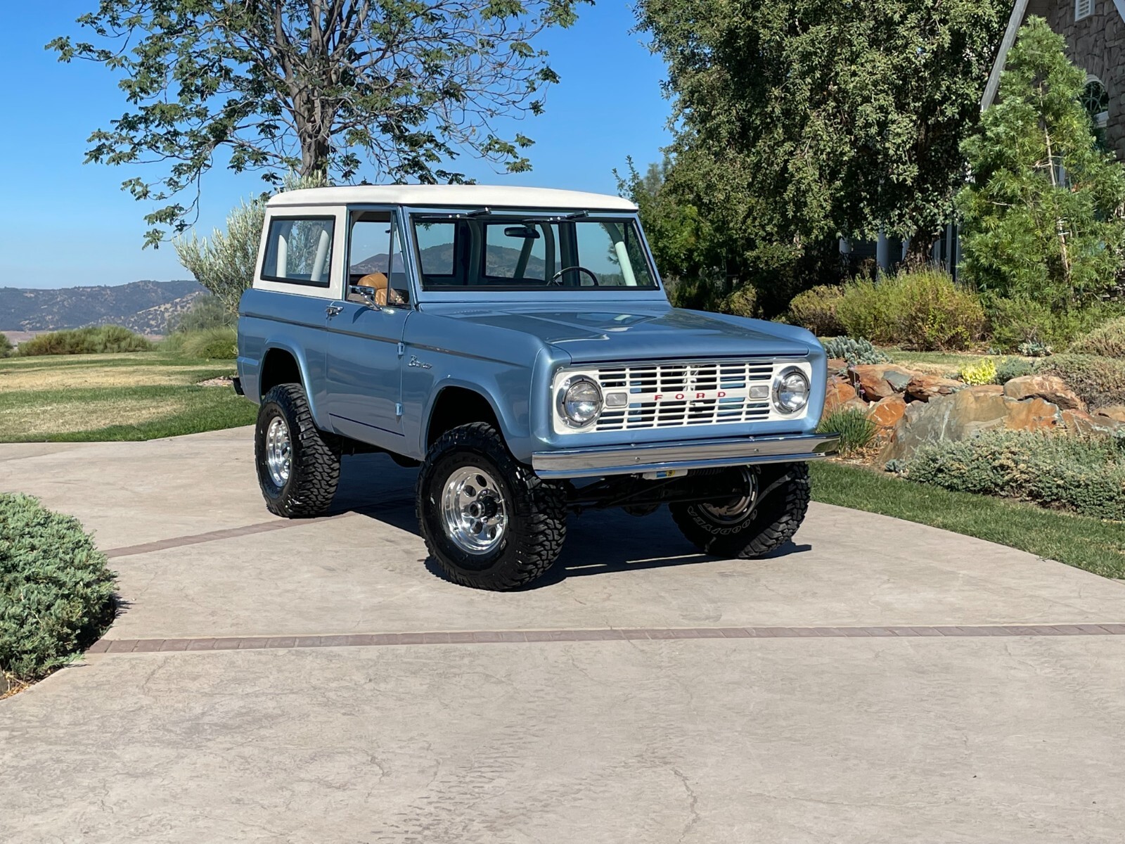 Ford-Bronco-1973-Convertible-3