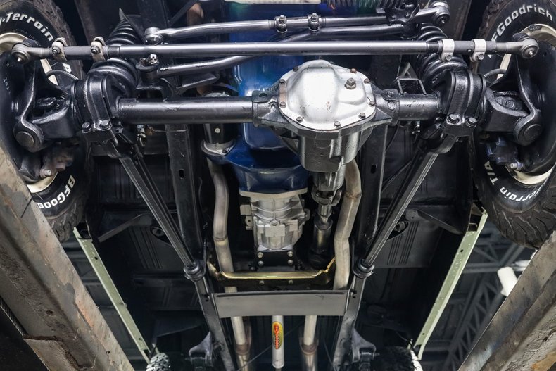 Ford-Bronco-1973-Mint-Green-Tan-1