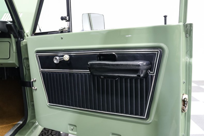 Ford-Bronco-1973-Mint-Green-Tan-18