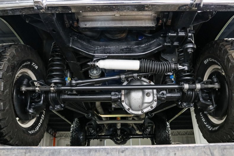 Ford-Bronco-1973-Mint-Green-Tan-2