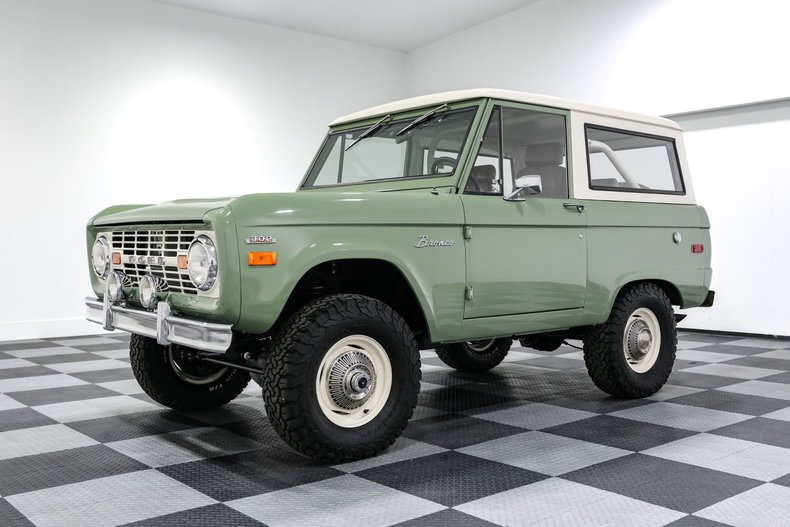 Ford-Bronco-1973-Mint-Green-Tan-4