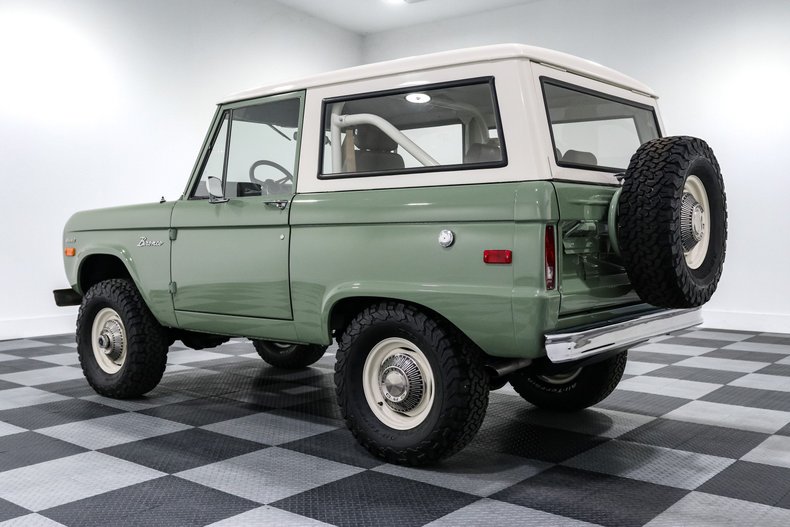 Ford-Bronco-1973-Mint-Green-Tan-6