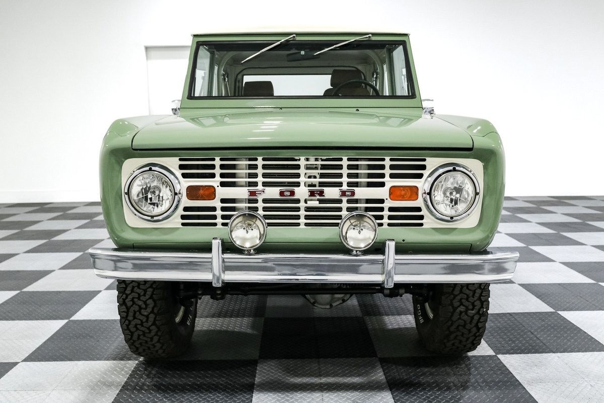 Ford-Bronco-1973-SUV-1
