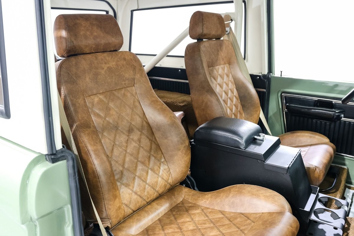 Ford-Bronco-1973-SUV-18