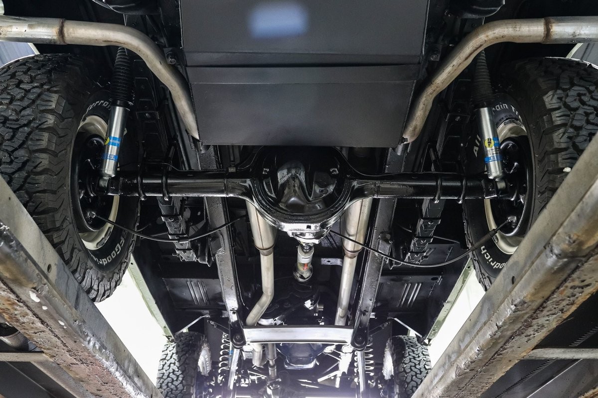 Ford-Bronco-1973-SUV-20