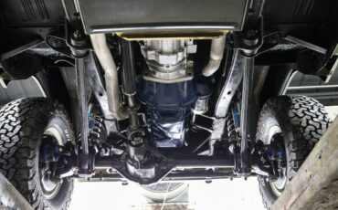 Ford-Bronco-1973-SUV-23