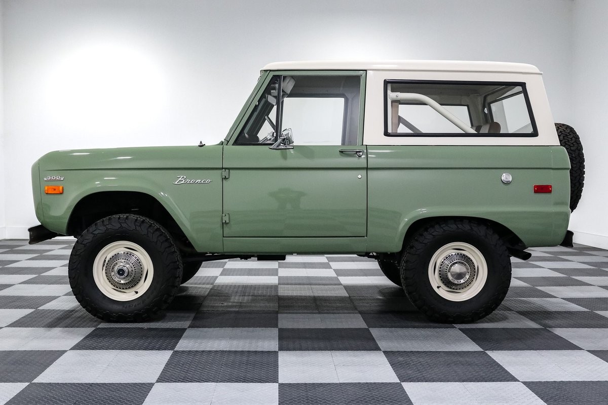 Ford-Bronco-1973-SUV-3