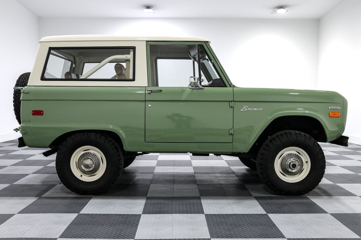 Ford-Bronco-1973-SUV-7