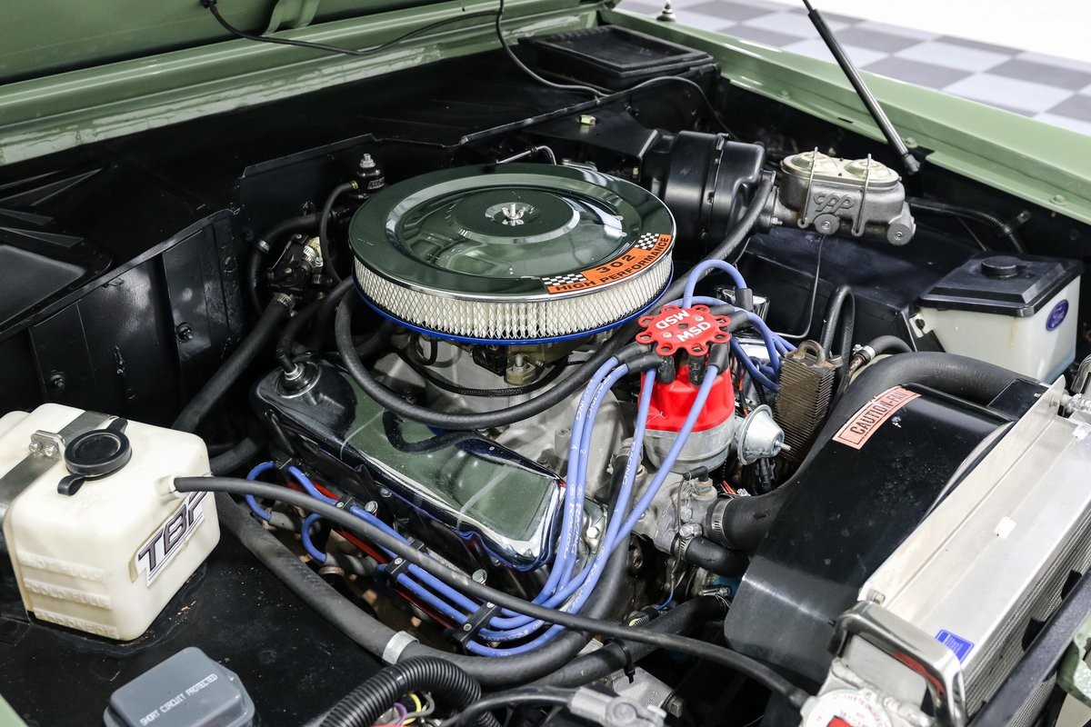 Ford-Bronco-1973-SUV-8