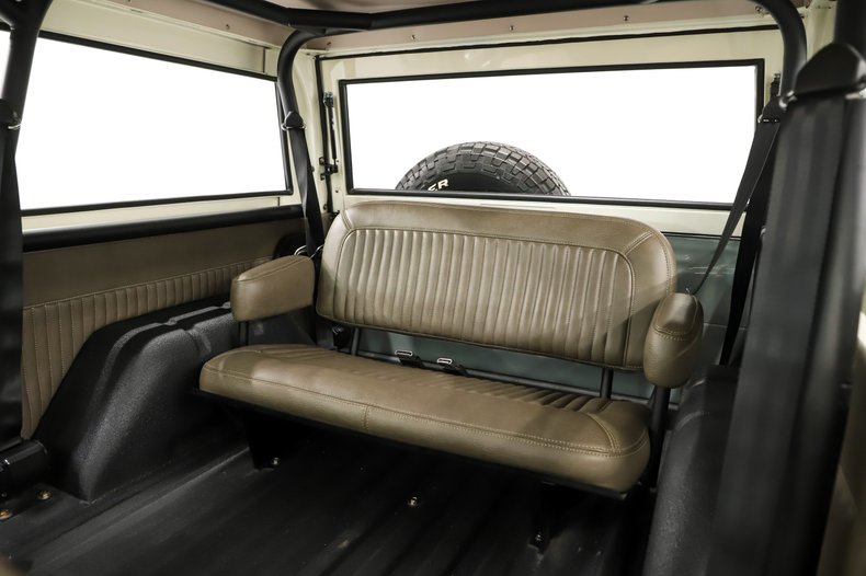 Ford-Bronco-1974-Cactus-Gray-Gray-38