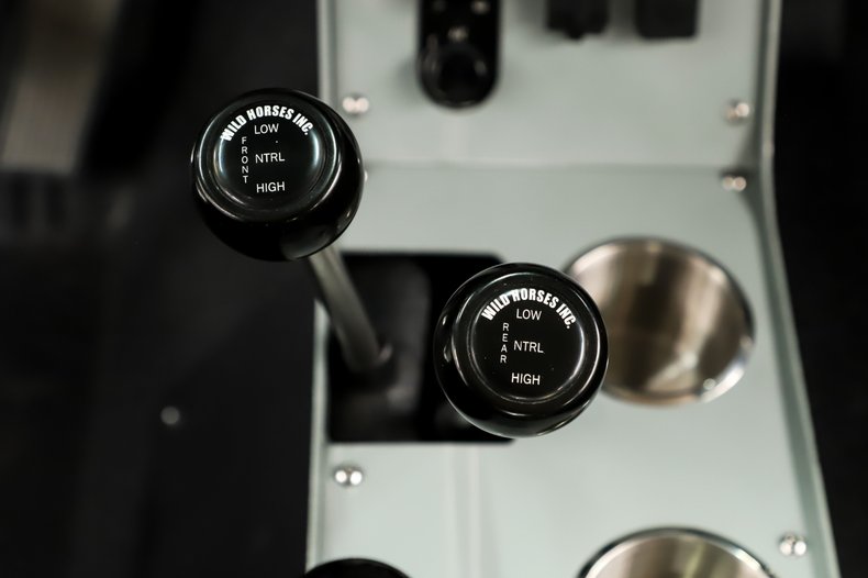 Ford-Bronco-1974-Cactus-Gray-Gray-41