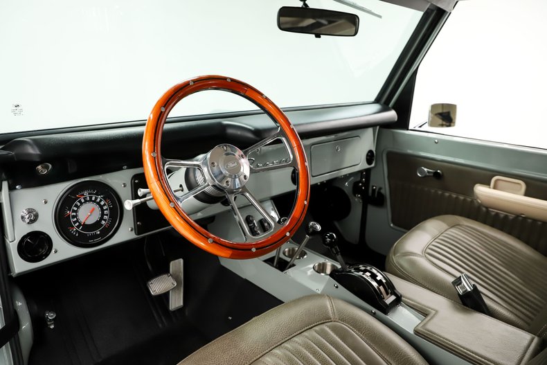 Ford-Bronco-1974-Cactus-Gray-Gray