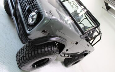 Ford-Bronco-1975-SUV-15