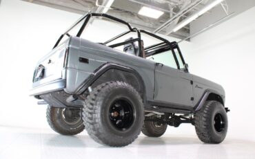 Ford-Bronco-1975-SUV-27