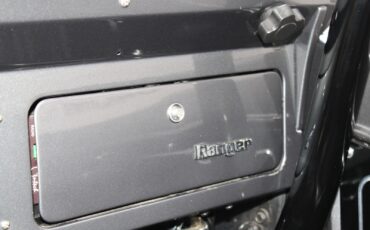 Ford-Bronco-1975-SUV-33