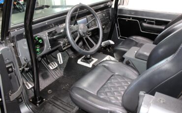 Ford-Bronco-1975-SUV-5