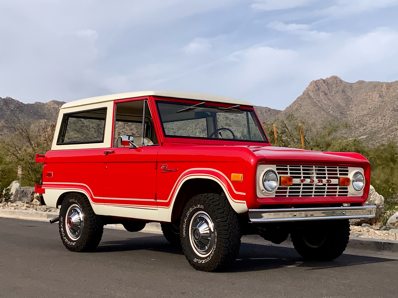 Ford-Bronco-1976-Convertible-10
