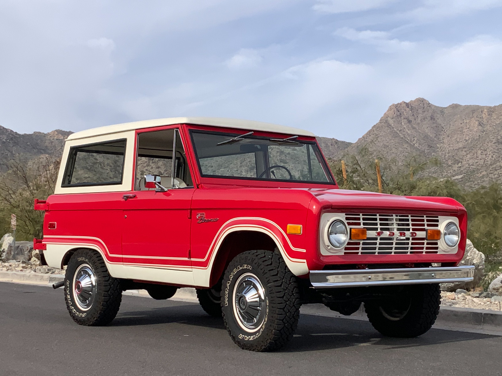 Ford-Bronco-1976-Convertible-2