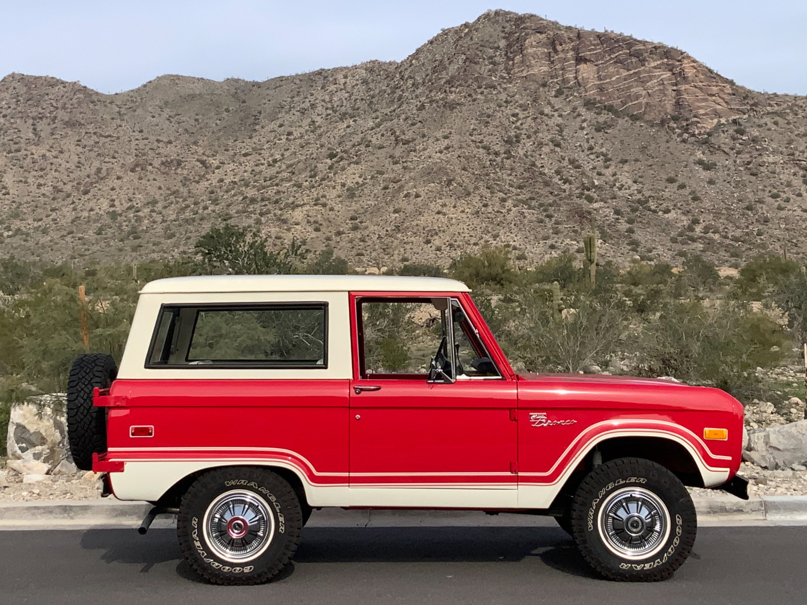 Ford-Bronco-1976-Convertible-7