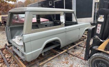 Ford-Bronco-1976-Utility-2