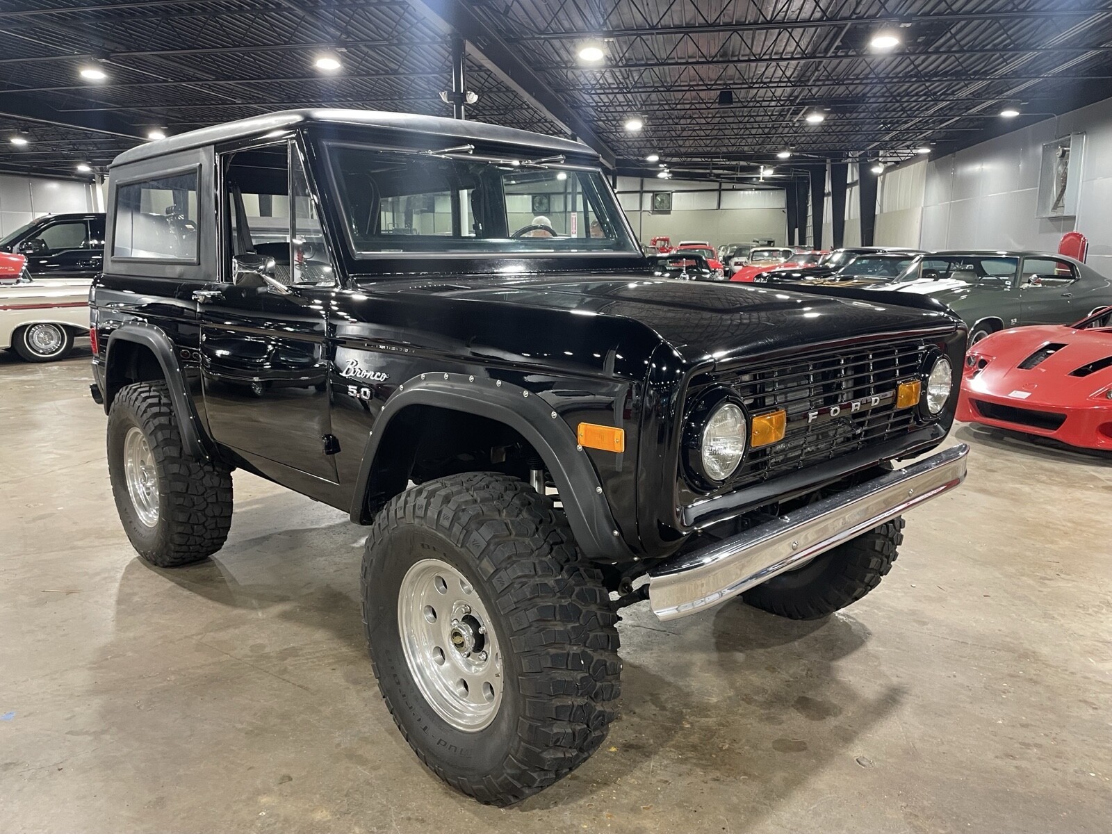 Ford-Bronco-1977-SUV-1