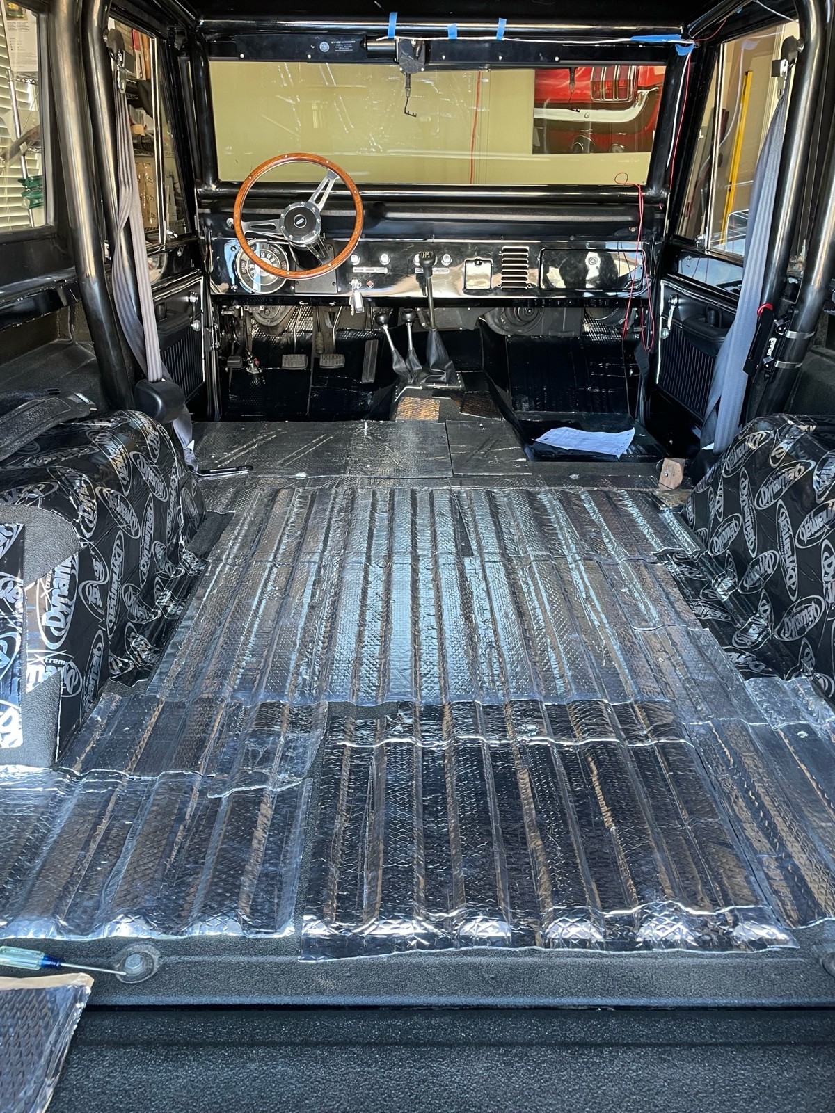 Ford-Bronco-1977-SUV-10