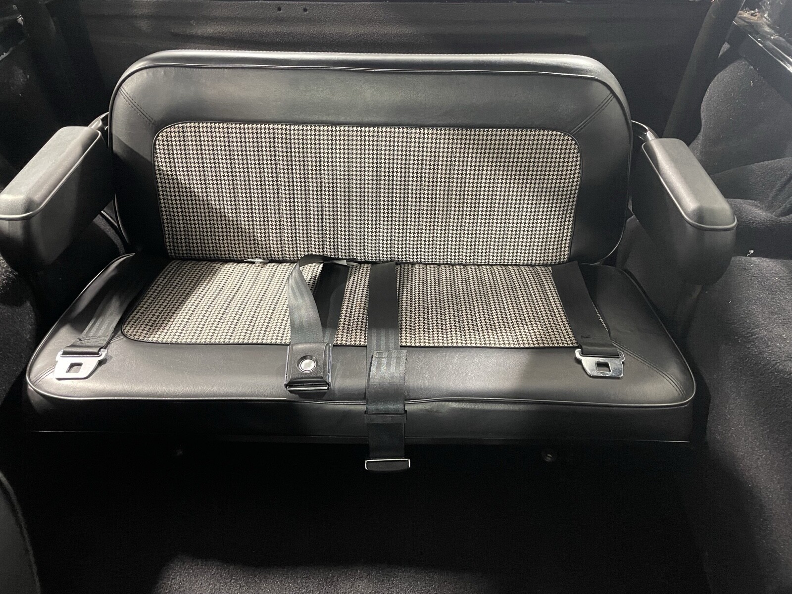 Ford-Bronco-1977-SUV-12