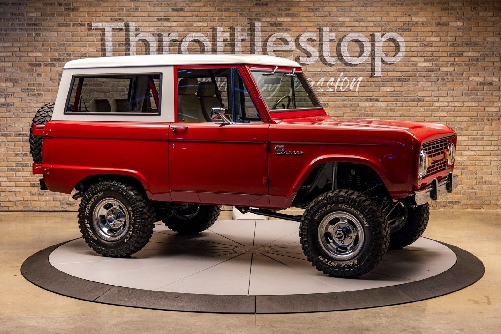 Ford-Bronco-1977-SUV-4