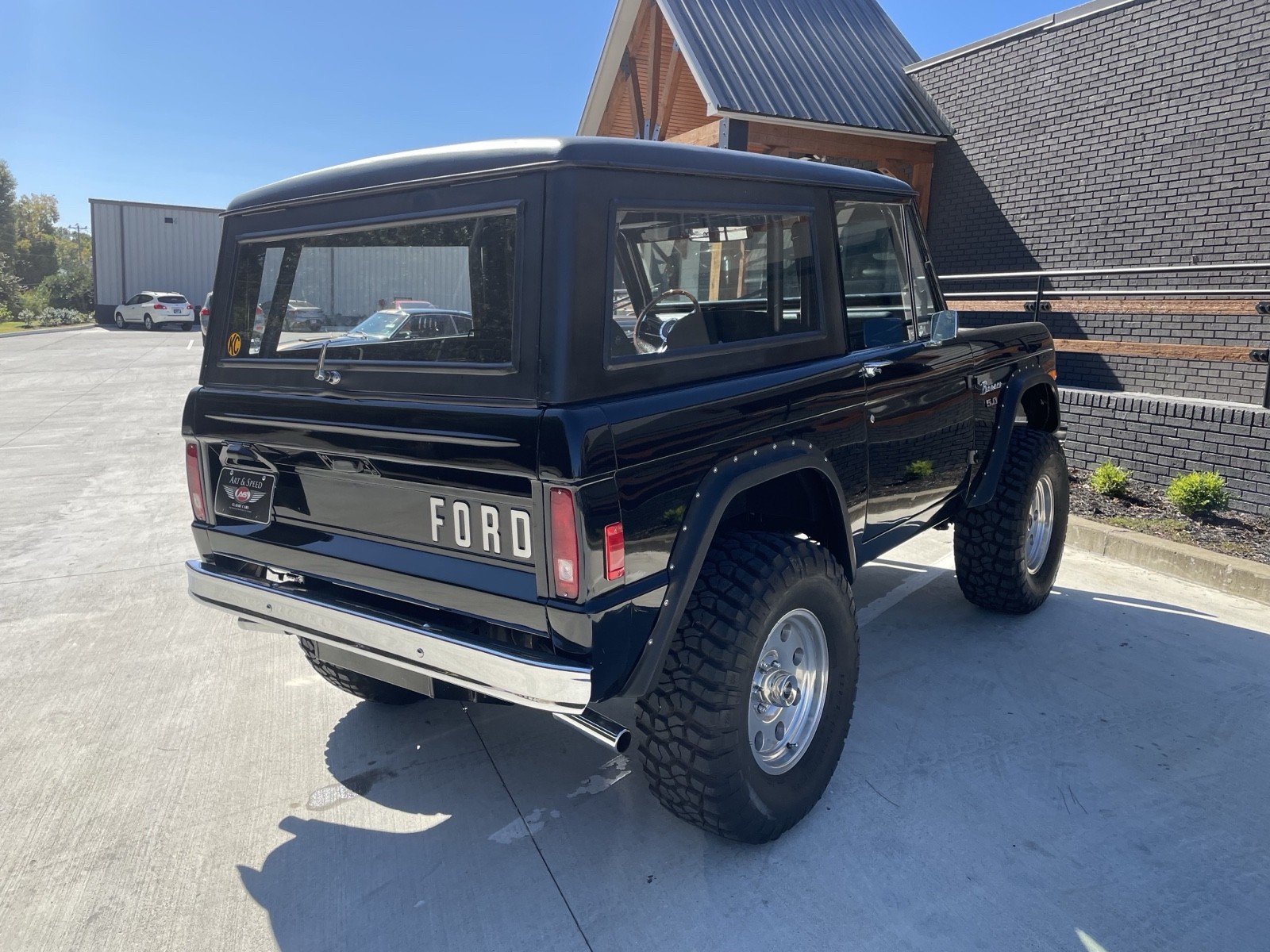 Ford-Bronco-1977-SUV-8