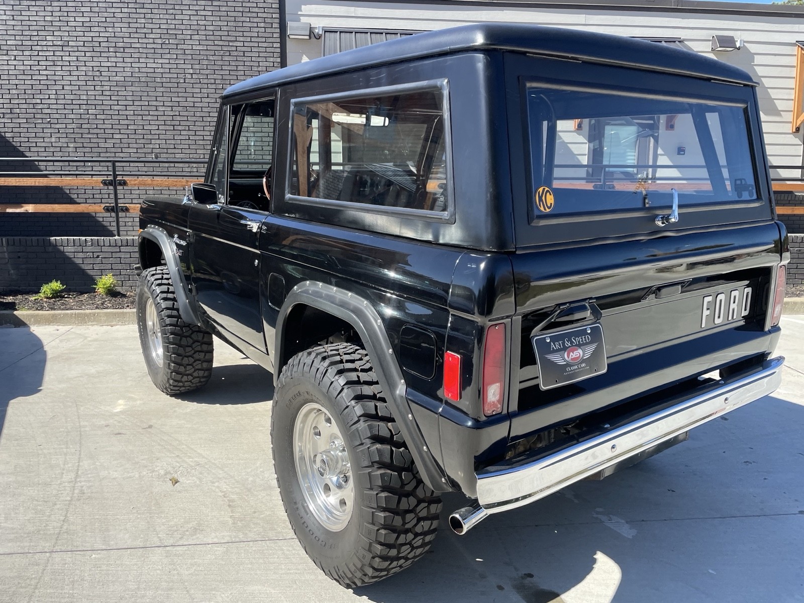 Ford-Bronco-1977-SUV-9
