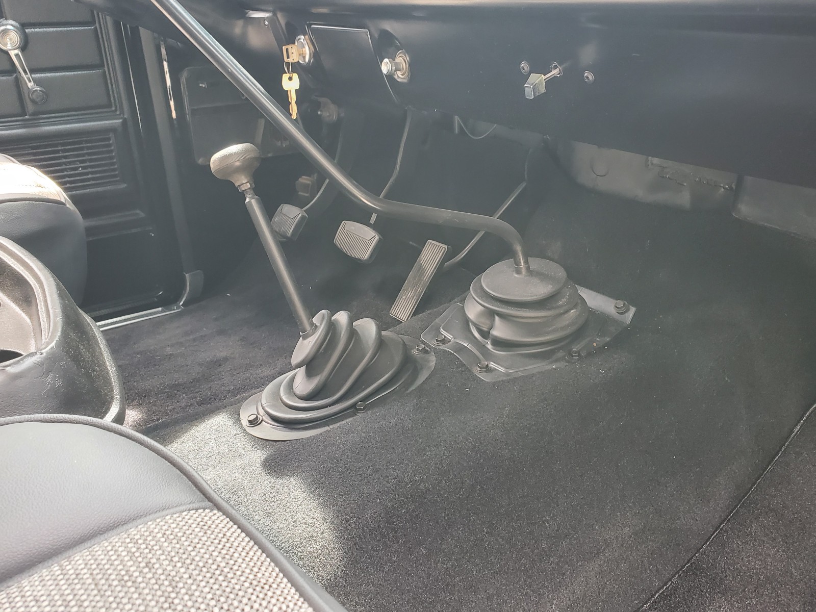 Ford-Bronco-1979-SUV-12