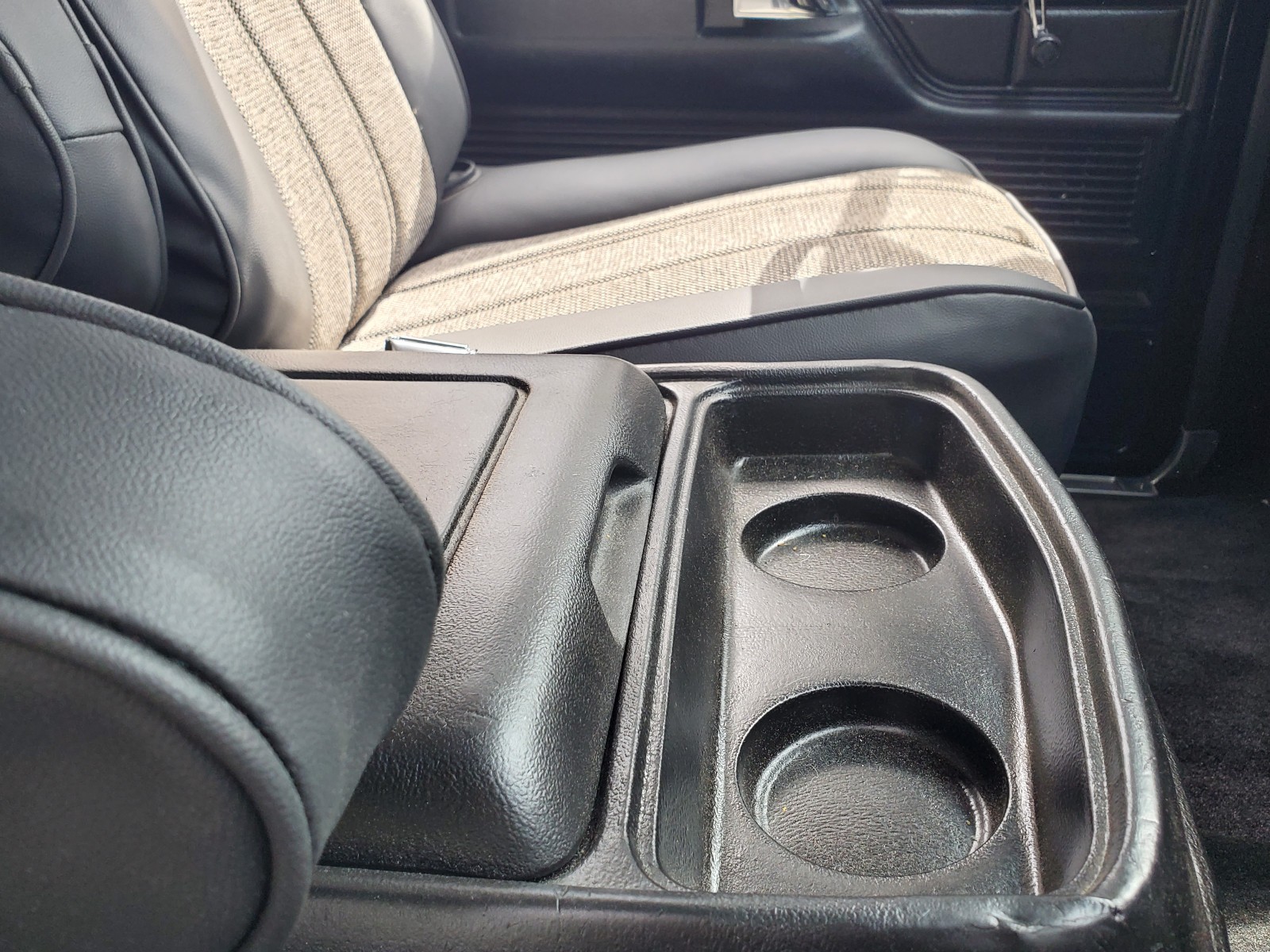 Ford-Bronco-1979-SUV-13