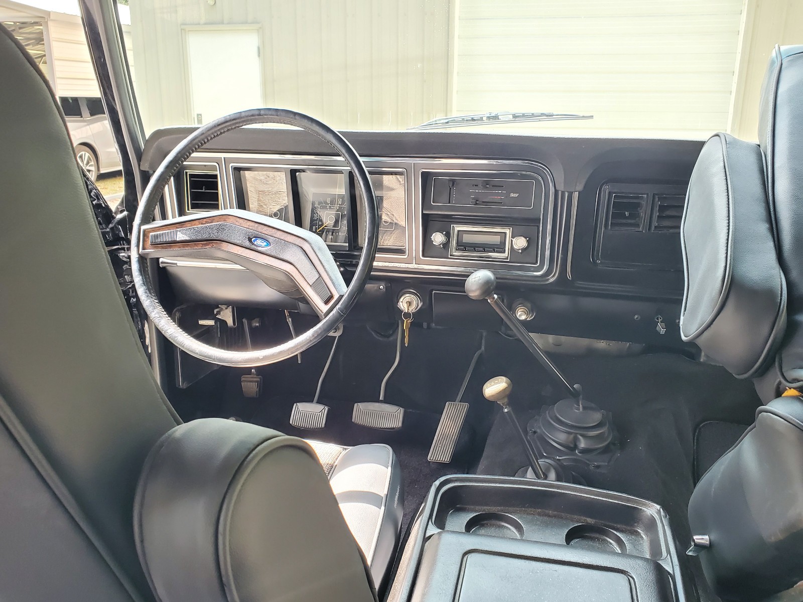 Ford-Bronco-1979-SUV-30