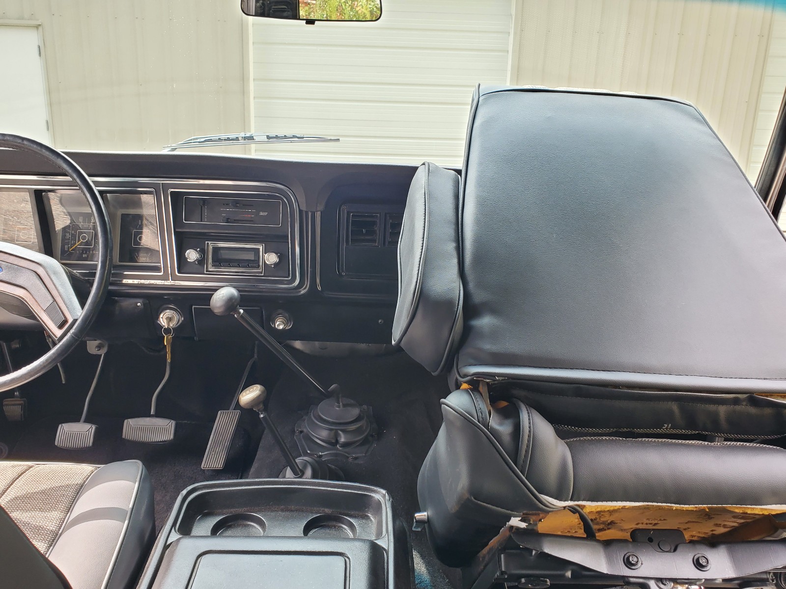 Ford-Bronco-1979-SUV-31