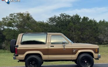 Ford-Bronco-1984-SUV-13
