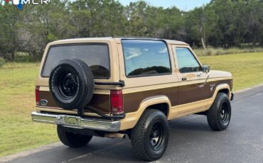 Ford-Bronco-1984-SUV-14