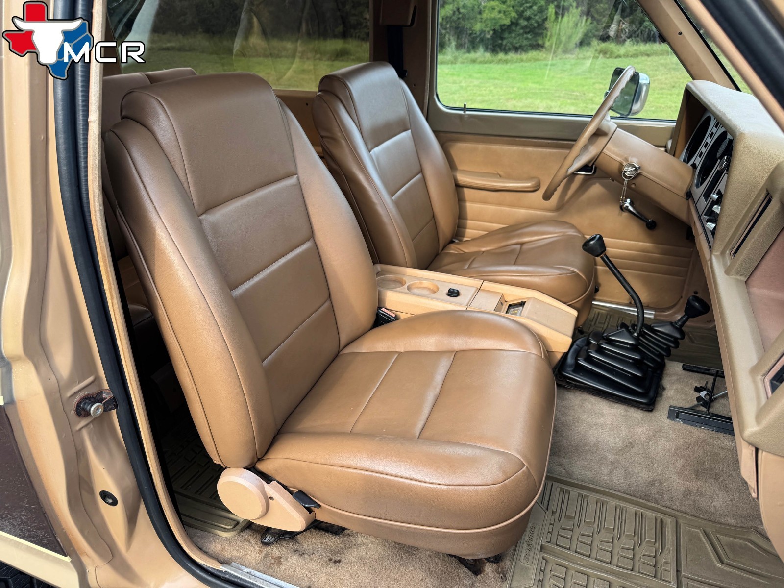 Ford-Bronco-1984-SUV-17