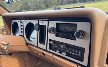 Ford-Bronco-1984-SUV-19