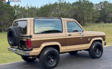 Ford-Bronco-1984-SUV-2