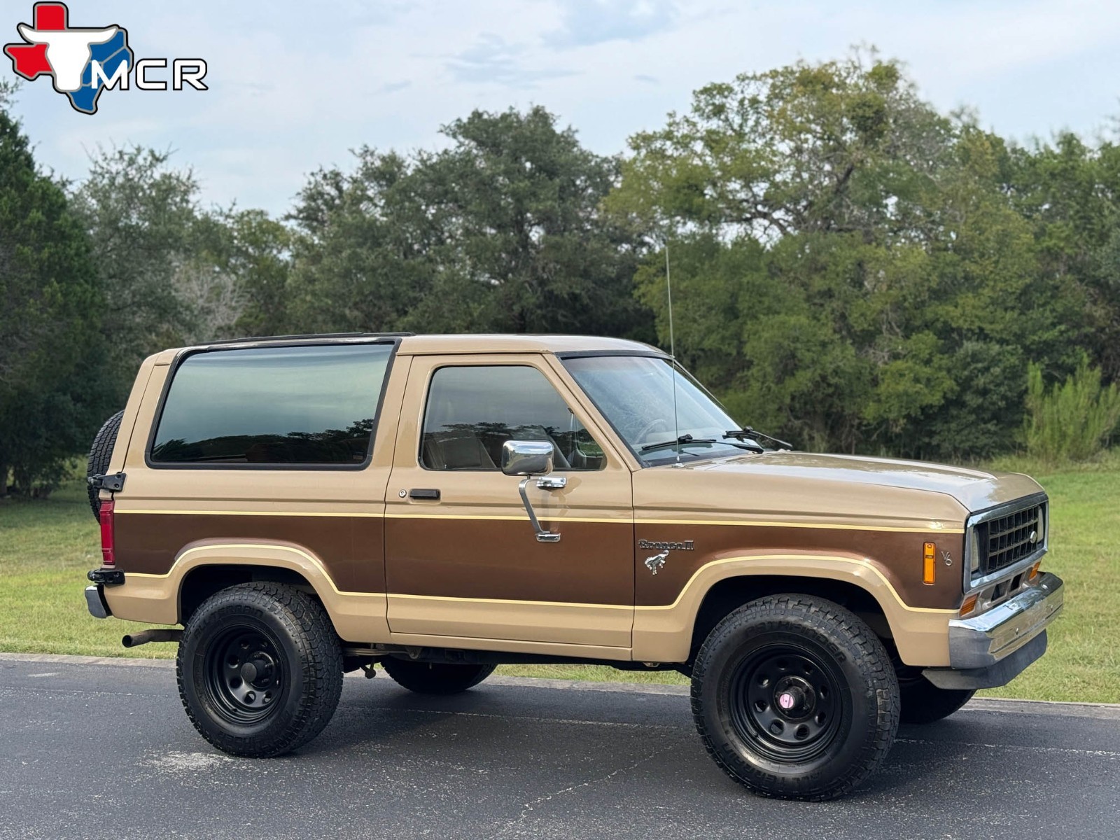 Ford-Bronco-1984-SUV-6