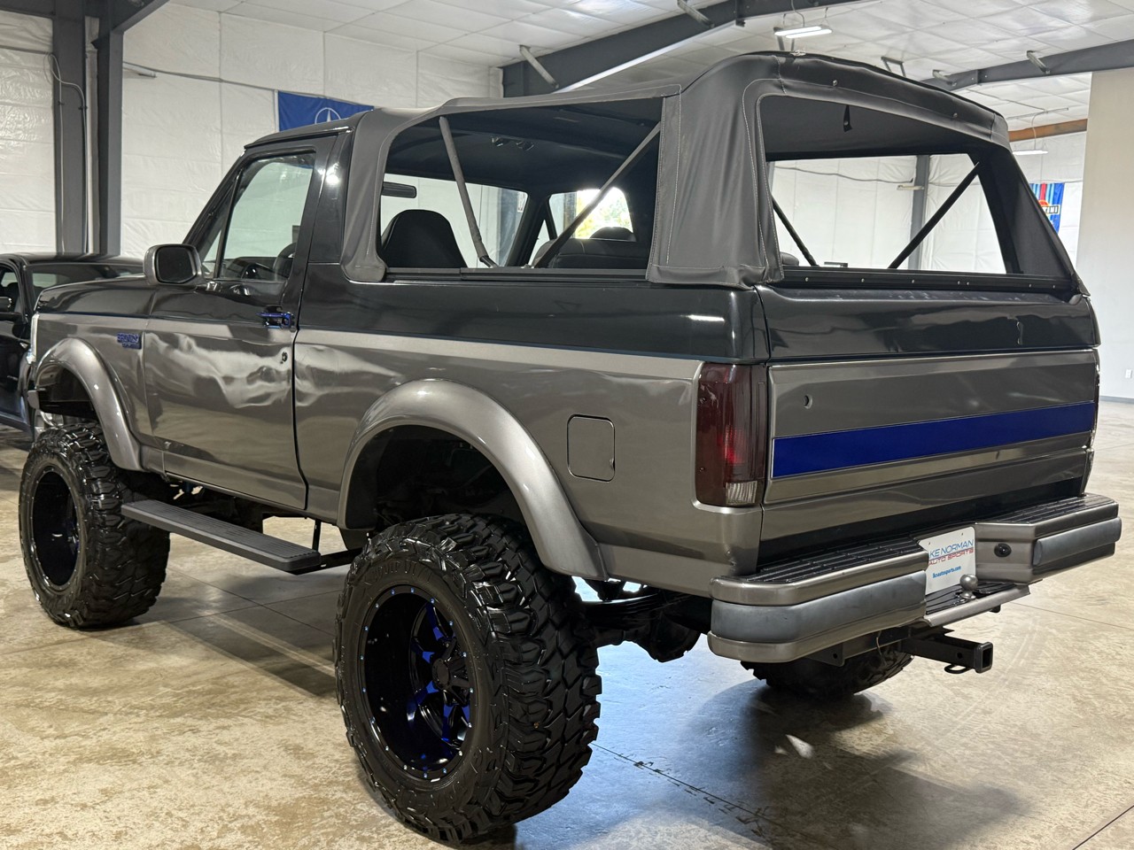 Ford-Bronco-1989-SUV-3