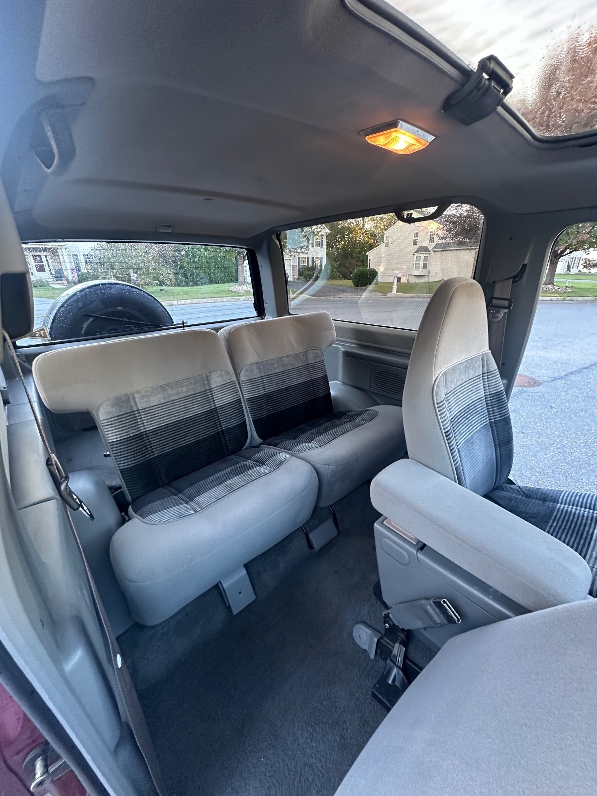 Ford-Bronco-1990-SUV-12