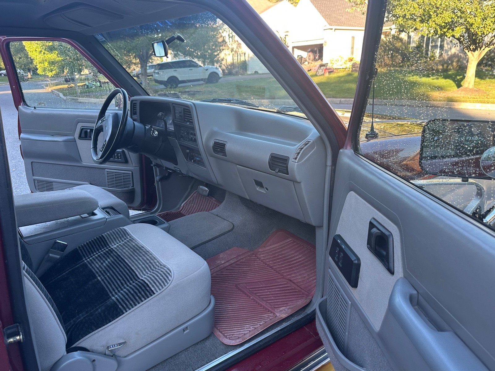 Ford-Bronco-1990-SUV-13