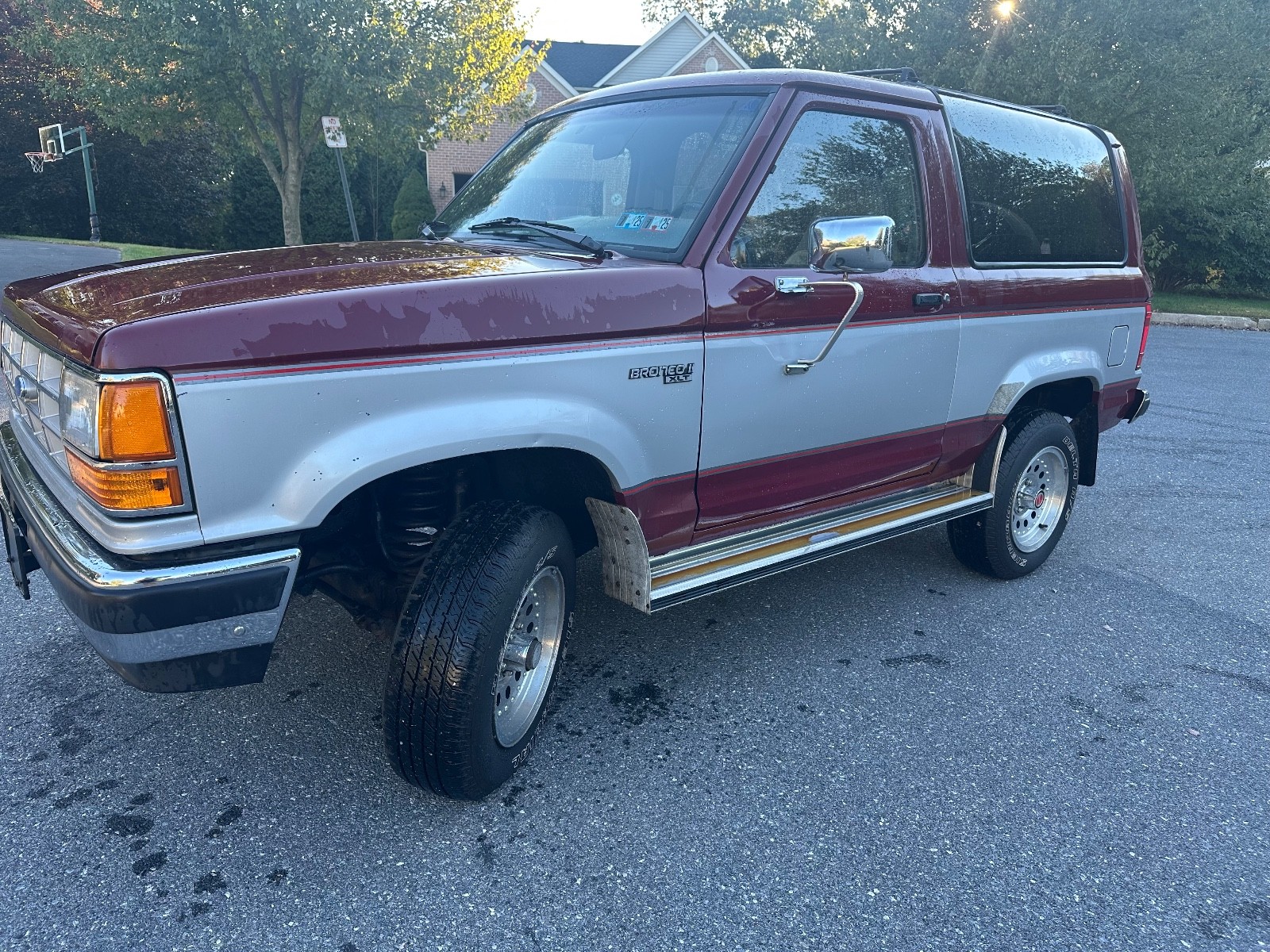 Ford-Bronco-1990-SUV-2