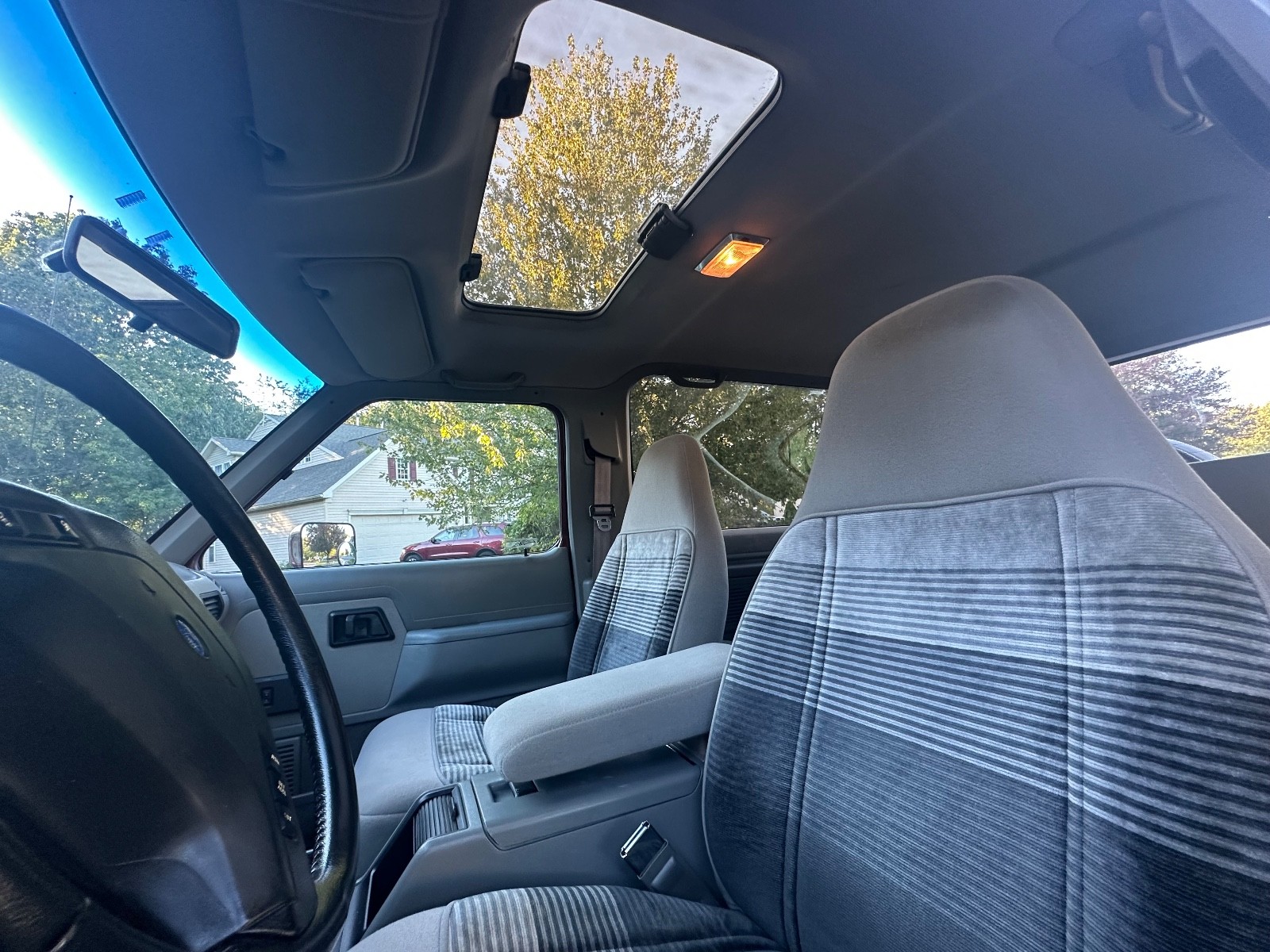 Ford-Bronco-1990-SUV-5