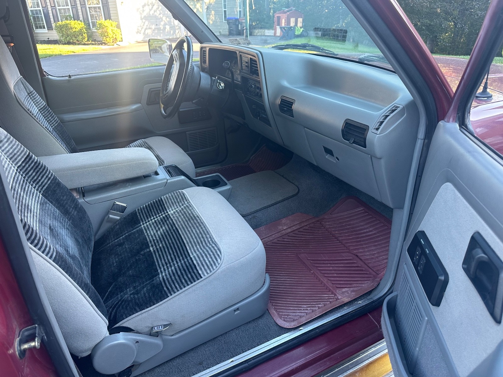 Ford-Bronco-1990-SUV-8