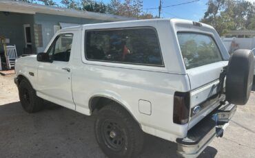Ford-Bronco-1993-SUV-1