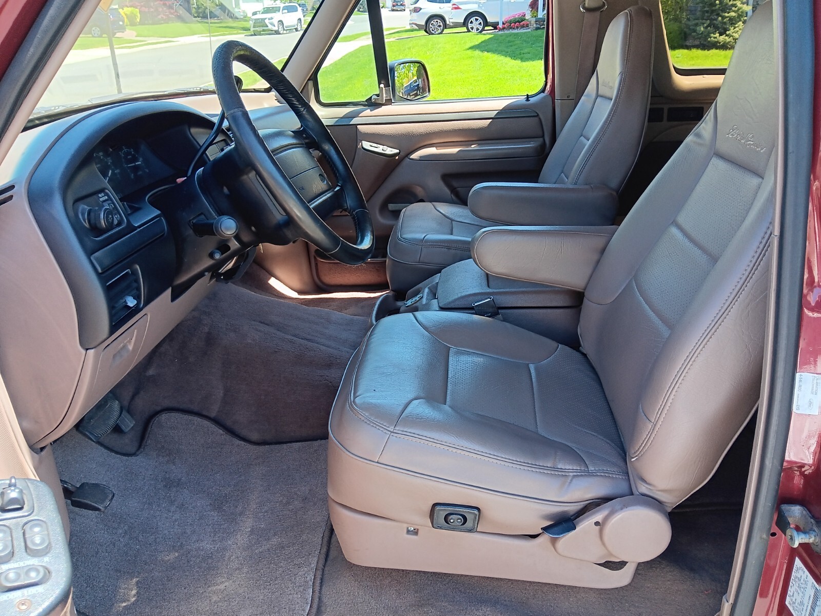 Ford-Bronco-1994-SUV-11